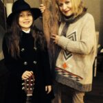 Anna Friel Instagram – Yo have a mama like you and a baba as I do, makes me feel like the luckiest girl in the world. Today I am thinking of all of those who are missing their mothers. I send love and wish for you strength.  Julie friel and @gracie_friel  I love you more than words could ever explain.  Thank you for being the shining lights in my life. 💕💕✨✨✨❤️❤️❤️