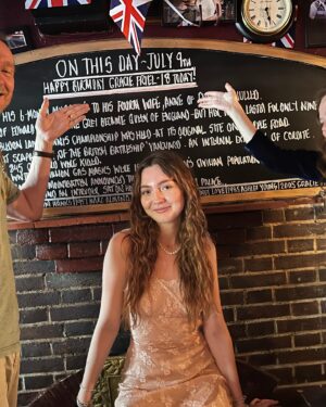 Anna Friel Instagram - Sorry but…. Proud, proud mama. I got very lucky. Love you my bunny boo. New adventures starting today. Xxxx #18 #adultlife , welcome 🤗@gracie_friel