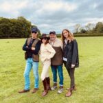 Anna Friel Instagram – What a beautiful day and a wonderful group of people. My first time clay shooting. All in the name of the most important charity. Thank you so much for having me. 
#NSPCC
#EveryChildhood
#SulphurandWhite
#jomalonelondon