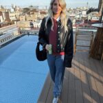 Anna Gasser Instagram – Hola Barcelona 🇪🇸 always good times with the @redbullaustria family 🫶
big thanks to everyone involved for making this years athlete summit so special #verleihtflügel