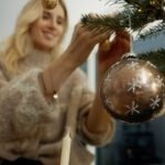 Anna Gasser Instagram - Back home for Christmas.🎄 And one of my favorite parts is decorating the tree! With Milka Baumbehang, good look and lots of treats! 😋 Let’s see how long the chocolate stays on the tree. 😉   #milka #milkaxmas #milkaschokolade #xmas#weihnachten #baumschmuck #schokolade