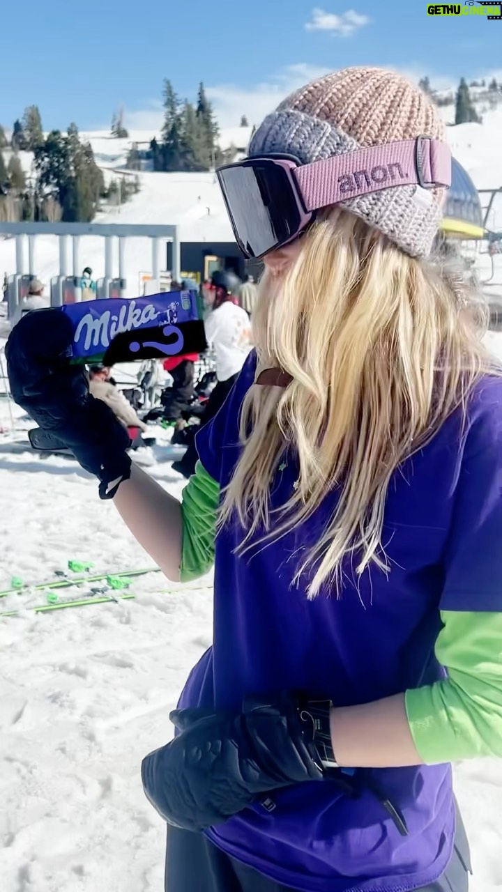 Anna Gasser Instagram - Dressed as my favorite kind of @milka_austria chocolateĀ šš°š. Can you guess which one?Ā There are so many yummy flavors:Ā choose your favorite onĀ milka.atĀ and win #milka #lilaistbunt