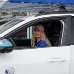 Anna Gasser Instagram - Ready to switch gears with Anna Gasser? 🏂🚗 Join her on May 7 when she swaps her snowboard for the driver’s seat of the Catcher Car. you can still sign up until 10am UTC on May 7th 🤝 #wingsforlifeworldrun #wingsforlife #Audi #Q8etron #catchercar