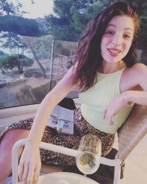 Anna Hopkins Instagram - 🇬🇷 memories with @natalieraerobison 🥂💕#honeymoonsuite