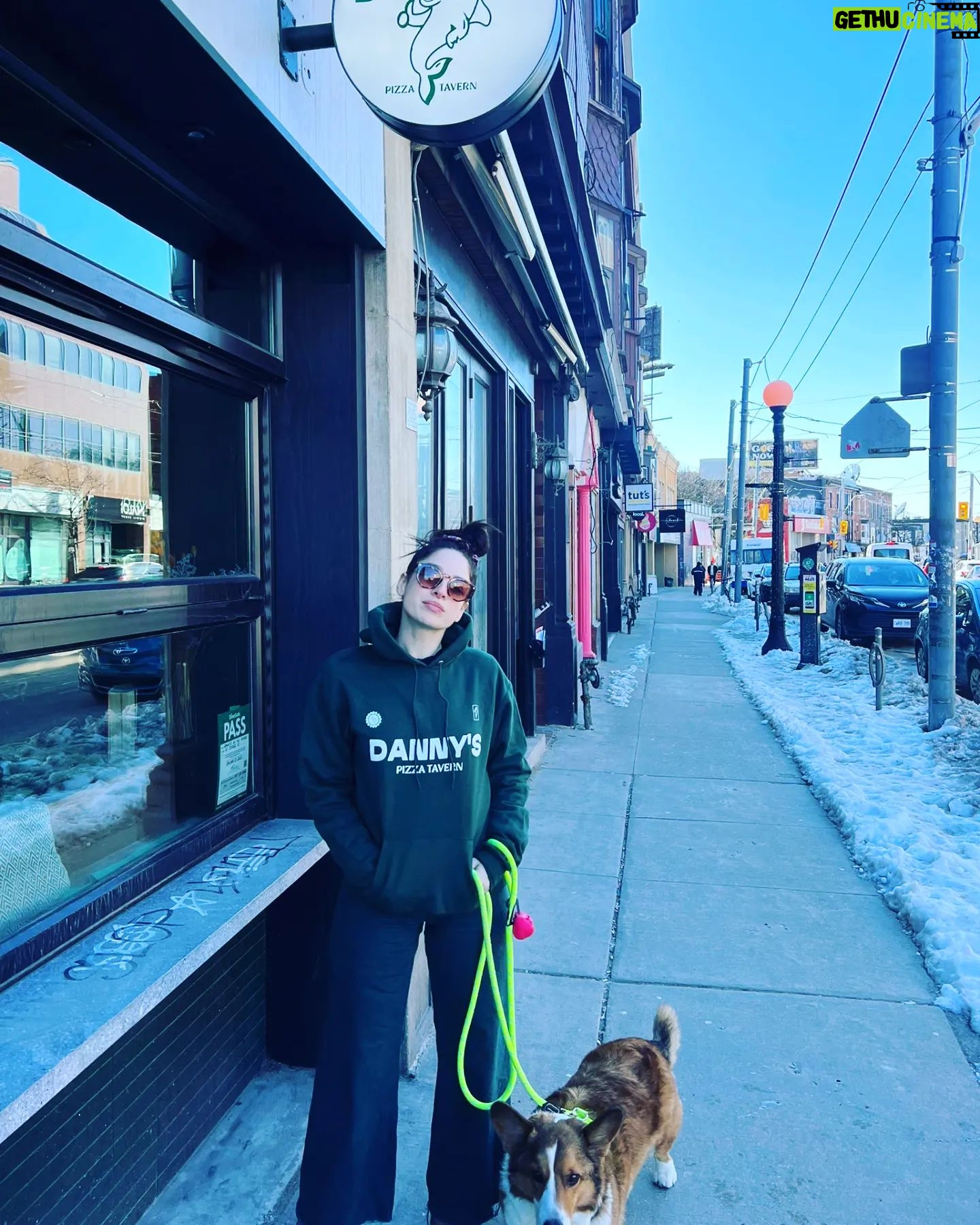 Anna Hopkins Instagram - Hoodies now available 😏 @dannyspizzatavern 🍕