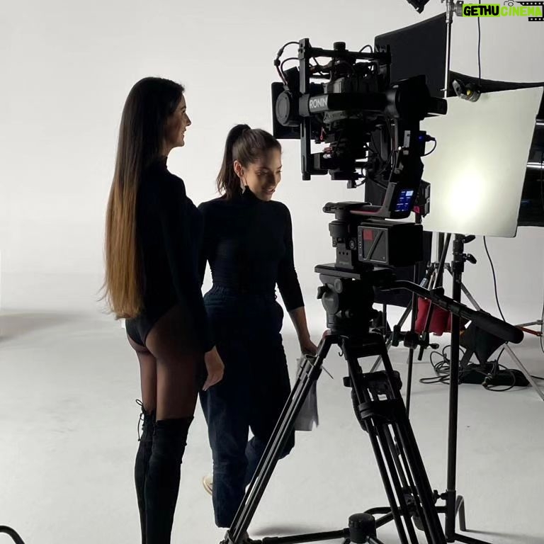 Anna Hopkins Instagram - Had so much fun directing @thebiancajames' music video for her single Bang Bang Baby which comes out Aug. 4! Here are some stills and clip from the video, along with some inspirations. Thanks to DP @jib_bles, choreographer @bobby.pocket.horner, producer @mtlwaters, and editor @craigsbenny for your wonderful work. And to the amazing dancers - @oshani.ocean, @tigerlily_grrr, @themilkshakeboy, @poiriernatalie 💃❤️