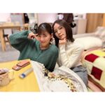 Anna Ishii Instagram – ドラマ「ブラックガールズトーク」第6話
本日23:16〜

3人でブラックガールズトークポーズと
なぎちゃんの眼鏡を拝借した写真と
撮影の合間元気すぎるわんちゃんと戯れ写真🐶
