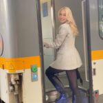 Anna Kadeřávková Instagram – Za 1 500 Kč si můžete udělat super celodenní výlet! Víte to? 😍🇩🇪 Tenhle bonus 1 500 Kč teď dostanete od @csobcz , když si u nich založíte ČSOB účet pro mladé on-line ve třech krocích. 

1)stáhnete si mobilní aplikaci ČSOB Smart a založíte si účet
2) pošlete si na nový účet alespoň 500,-

3) zaplatíte kartou Mastercard nahranou v mobilu
Taky teď u nich můžete soutěžit o 10 iPhonů 15, pokud si stihnete založit účet do 31.10. 📱

Já svoje #dilema1500 vyřěšila výletem do Německa na nejlepší curry wurst, jaký jsem kdy měla! 😍 Kam nejdál bys vyrazil ty? Napiš do komentu. 😋

Více na csob.cz/dilema1500