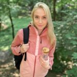 Anna Kadeřávková Instagram - Soutěž s @nordblanc o poukaz v hodnotě 10 000 Kč! 😍 V létě miluju výlety do přírody a na hory. A určitě nejsem jediná! S @nordblanc se na tyhle dobrodružství můžeš vybavit od hlavy až k patě. 😊 Pokud chceš vyhrát poukaz na 10 000 Kč na nákup v jejich e-shopu, tak: 1. sleduj profil @nordblanc 2. sleduj můj profil a dej like na tuhle fotku 3. do komentáře označ parťáka, s kým bys nejraději vyrazila na výlet nebo nějakou dovču a napiš, kam by to bylo… 🌲🌊 Soutěž probíhá do 25.6., v pondělí 26.6. vyberu vítěze! (Soutěž není sponzorována nebo schválena ani řízena společností Instagram a nemá s ní žádný vztah. Instagram nemá vůči soutěžícímu žádné závazky.)