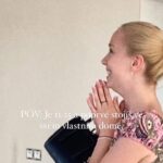 Anna Kadeřávková Instagram - “Tak jo, koupím dům!” Bylo mi 23 a měla jsem pocit, že je to naprosto šílenej nápad! Za pár dní mi bude 26, stavba mýho domu je skoro u konce a já fakt pořád nemám ponětí co-se-tady-sakra-děje. Je to jízda a skoro nevěřím, že to říkám, ale: blížíme se do finále! 🥹🏡 PS.: Ještě pořád si myslim, že ten nápad byl totálně šílenej. (Ale když ne teď, tak kdy?… :)