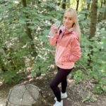Anna Kadeřávková Instagram - Soutěž s @nordblanc o poukaz v hodnotě 10 000 Kč! 😍 V létě miluju výlety do přírody a na hory. A určitě nejsem jediná! S @nordblanc se na tyhle dobrodružství můžeš vybavit od hlavy až k patě. 😊 Pokud chceš vyhrát poukaz na 10 000 Kč na nákup v jejich e-shopu, tak: 1. sleduj profil @nordblanc 2. sleduj můj profil a dej like na tuhle fotku 3. do komentáře označ parťáka, s kým bys nejraději vyrazila na výlet nebo nějakou dovču a napiš, kam by to bylo… 🌲🌊 Soutěž probíhá do 25.6., v pondělí 26.6. vyberu vítěze! (Soutěž není sponzorována nebo schválena ani řízena společností Instagram a nemá s ní žádný vztah. Instagram nemá vůči soutěžícímu žádné závazky.)