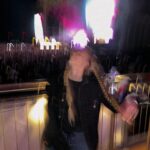 Anna Kadeřávková Instagram - Na Rock For People jsem byla letos poprvé a moc jsem si to užila. Kouzlo letních hudebních festivalů jsem objevila až loni a letos hodlám léto využít na max! 😍 Na jaký festival se chystáte vy? V ČR nebo i v zahraničí, hudební ale klidně i nehudební! Kde se vám líbilo a pojedete zas? Hoďte mi do komentáře tip, ať se vzájemně inspirujem! 🥳 Já za party a hudbou doporučuju Balaton Sound nebo Sziget, tam se mi loni fakt líbilo. 😊 Co je vaše doporučení? 🎶🎸🎪