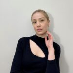 Anna Kadeřávková Instagram - castingy v cizích jazycích hits different 🫠 & fresh home-made polas 🎬