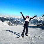 Anna Kadeřávková Instagram – Naše první letošní hory. 🏔️
Lyžovačka skvělá, za mě opravdu z celého SkiResortu nejlepší sjezdovky v Kitzsteinhorn. A na hotelu jsme si moc odpočinuli. Výlet si s námi užili i naši 🐶🐶, samozřejmě! 💖
Jezdíte na zimní dovči nebo to “přežíváte” a nemůžete se dočkat léta? 😄