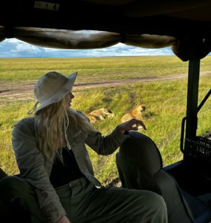 Anna Kadeřávková Instagram - POV: you take me on a safari date 🦁🤠