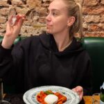 Anna Kadeřávková Instagram - Top #2 pizza&pasta v Miláně dle TripAdvisoru a za mě fakt super! 🍝😍 Jestli budete mít cestu, moje doporučení: dejte si jako předkrm focacciu a poproste si extra o olivový olej a jako hlavní jídlo těstovinky s omáčkou pomodoro a mozzarelou buffala (na fotce). 😋🍅👌🏻 📍Pasta d’Autore, Milano 🇮🇹