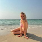 Anna Kadeřávková Instagram - endless summer 🐳
