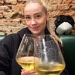 Anna Kadeřávková Instagram - Top #2 pizza&pasta v Miláně dle TripAdvisoru a za mě fakt super! 🍝😍 Jestli budete mít cestu, moje doporučení: dejte si jako předkrm focacciu a poproste si extra o olivový olej a jako hlavní jídlo těstovinky s omáčkou pomodoro a mozzarelou buffala (na fotce). 😋🍅👌🏻 📍Pasta d’Autore, Milano 🇮🇹