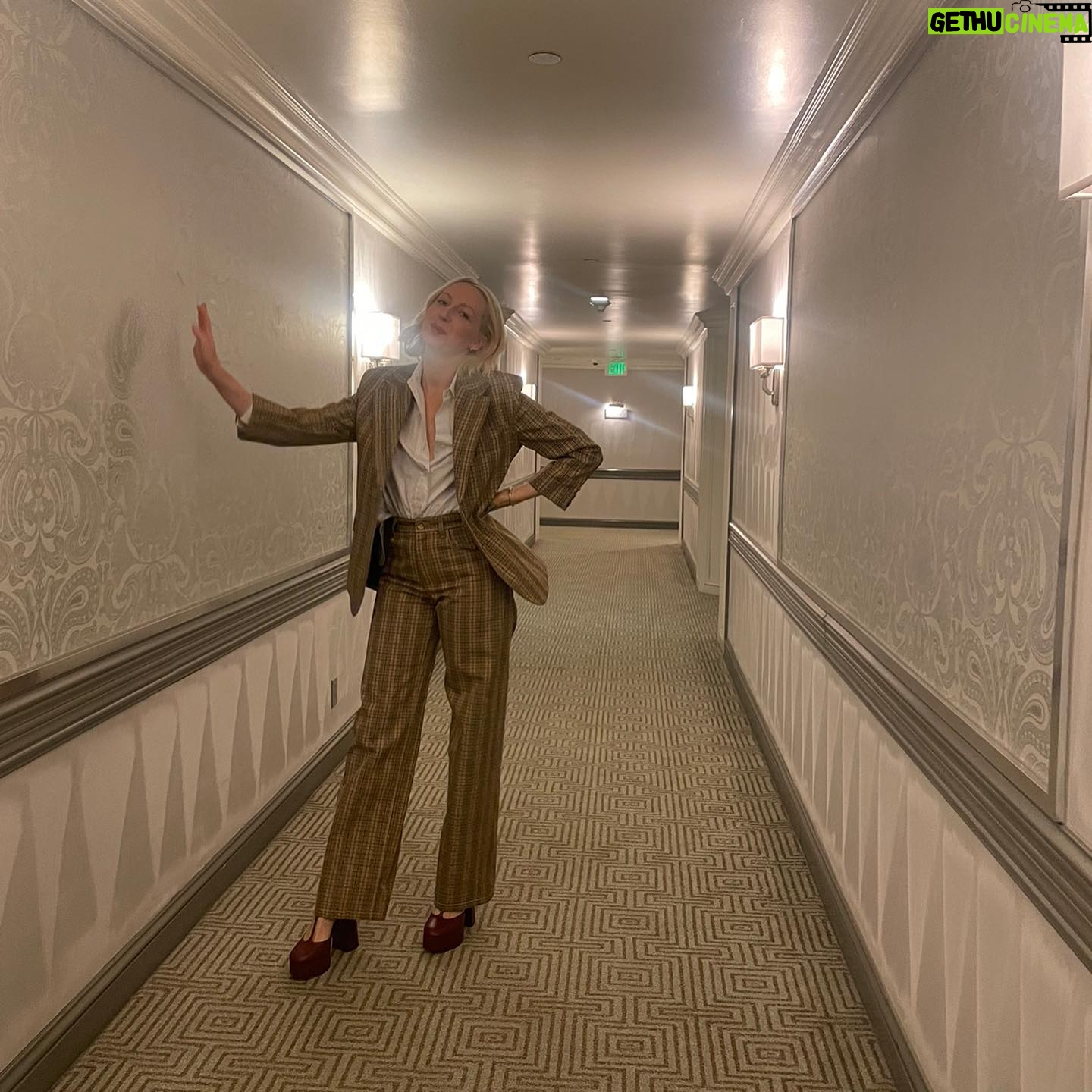 Anna Konkle Instagram - First 2 eps of The Afterparty S2 (not a sequel) out nowwwww @appletv π πͺβΊοΈ πΊ