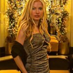 Anna Kulinova Instagram - Merry Merry Christmas Everyone!!! SENDING BLESSINGS & LOVE!!! 💝✨ #merrychristmas #familytime #specialtime #besttimeoftheyear #blessings #love #peace #miracles #happiness #health