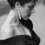Anna Kuzina Instagram – Looking to the left …or to the right 😊
Прошлогодний номер Animal planet 
Photo by @polinabertrand 
Make up @naltach