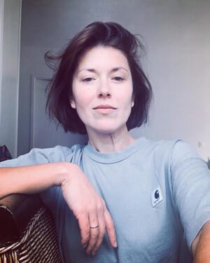 Anna Kuzina Instagram - 🇺🇦Друзі, новий збір🤞🏼
Вірю, у нас вийде! ✨
Мої друзі зі @shlyah.ua евакуюють людей з найскладніших місць і з окупованих територій також. Тож ми можемо допомогти їм евакуювати маму і хлопчика з Каховки. На них чекає довгий шлях - до Криму (є свої люди), потім до Грузії, а звідти в Німеччину. На супутні розходи знадобиться 27 тис. грн. 
І люди будуть у безпеці. І ми можемо цьому посприяти. 
Долучайтесь, будь ласка.
Посилання на банку у шапці профіля.
Номер кратки банки:
5375411204981679
PayPal : akuzina@gmail.com

🇬🇧Friends, I have a new fundraiser🤞🏼
 I believe we will succeed! ✨
 My friends from @shlyah.ua evacuate people from the most difficult places and even from the occupied territories. So we can help them evacuate the mother and the boy from Kakhovka.  A long way awaits them - to Crimea (there are people who can help) then to Georgia, and from there to Germany. 
UAH 27,000 will be needed for related expenses.
 And people will be safe.  And we can contribute to this.
 Join in, please.
 Link for Monobank is in my profile header.
 Card number:
5375411204981679
PayPal : akuzina@gmail.com