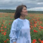 Anna Kuzina Instagram – Почти Клод Моне 💭
По дороге в Одессу. Сегодня мой любимый «Хаос»🤍
#хаос #теарт #гастроли