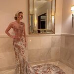 AnnaLynne McCord Instagram - Thank you @mark_zunino for allowing me to wear this beautiful piece of art! Styling: @rene_horsch | Photo Credit: #WifeyforLifey @jessicaminhas