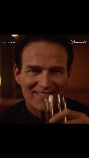 Anna Paquin Instagram - #sexybeastseries starring @stephenmoyer is coming to #paramountplus JANUARY 25th 
You don’t wanna miss this one! MY “sexy beast” 😉kicks ass in this and the rest of the cast are brilliant too. 
#proudwife
