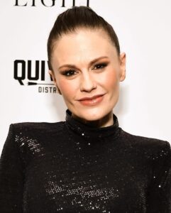 Anna Paquin Instagram - @abitoflightfilm is available NOW in select theaters, VOD and the usual places you find your digital content. Thank you @quiverdistribution for believing in this oh so tiny passion project of ours and bringing it to audiences. And a rare glam night/date night made possible by some super talented folks and some pretty clothes. 🖤🖤🖤🖤🖤 Make-up @makeupbylucas Hair @dolohair Dress @lovenookie Cane @fashionablecanes
