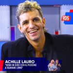 Anna Pettinelli Instagram - 🤗 L’intervista ad @achilleidol non poteva che iniziare con l’imitazione del nostro @sergio_friscia 😜 Ospite nei nostri studi di Roma, Lauro ci ha raccontato dei suoi viaggi, di dove trova ispirazione, anticipando che presto annuncerà anche le tappe del tour. Il video completo è su RDS.it e sul nostro canale YouTube . . #RDSOspiti #RDSgrandisuccessi #AchilleLauro #AchilleLauroRDS