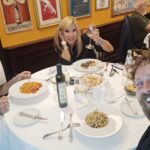 Anna Pettinelli Instagram – Eccolo qui il vestito da principessa che ho indossato a Venezia. In molti avete visto un significato recondito che assolutamente non ha. Tutte vorremmo un principe ma, ragazze mie, non possiamo continuare a baciare rospi sperando che si trasformino in uomini veri. Venezia è meravigliosa e meravigliosa la vostra accoglienza. Tornerò. Sempre. #venezia #veneziafilmfestival #love #fashion #madeinitaly #picoftheday #inclusion