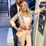 Anna Pettinelli Instagram - Metà settembre 2023 ritorno ad Amici. Una gioia immensa, un entusiasmo senza fine, entusiasmo che ora che mancano pochi giorni al serale e’ ancora più grande. E ne sono successe di cose: colpi di scena, risate, lacrime, abbandoni dolorosi, mai come questo anno la scuola mi,ci, ha regalato grandi emozioni. Non è stato facile far capire quello che penso ma al netto di tutte le polemiche, come dico sempre non si può piacere a tutti, credo che almeno sia arrivata la mia assoluta schiettezza e sincerità. Mi chiamano la “bad bitch “ di Amici e in fondo non mi dispiace così tanto. Le “bad bitch” dicono sempre quello che pensano senza filtri. Ora non sono più sola. Con l’amico Raimondo e i ragazzi siamo una squadra pronta a far valere la propria ragione: il talento. Go Todarelli go! Ci vediamo sabato 23 marzo! Il serale di Amiciiiii