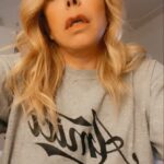 Anna Pettinelli Instagram - Inizia la nuova stagione di Amici. Mi mancherete tutti. Beh quasi tutti🤣🤣🤣🤣Forza ragazzi è la vostra grande chance. Daje professori quest’anno litigherete meno😎 senza me. Buon lavoro a tutti 💖💖💖#amici #talento #musica #mariadefilippi