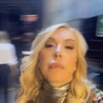 Anna Pettinelli Instagram - Ore 14.00. Divano,relax e una nuova puntata di Amici. Ayle in sfida, i compiti e un sacco di sorprese. Preparatevi stiamo arrivando #amici23 #musica #can5 #mariadefilippi