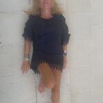 Anna Pettinelli Instagram - Pietra leccese. Liscia e sempre calda. Non morbida😂😂😂😂#salento #vacanze #picoftheday #seaside #thebestisyettocome #madeinitaly #summervibes #beauty #