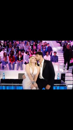 Anna Pettinelli Instagram - Todarelli all’attacco.Chissà cosa balleremo nel guanto sfida prof! Comunque puntata imperdibile. Vi aspettiamo su Can5 #amici# musica# talent #amici23