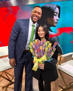 Anna Sawai Instagram - @annasawai of @shogunfx is HERE and we have a sweet surprise for her! 🍭➡️