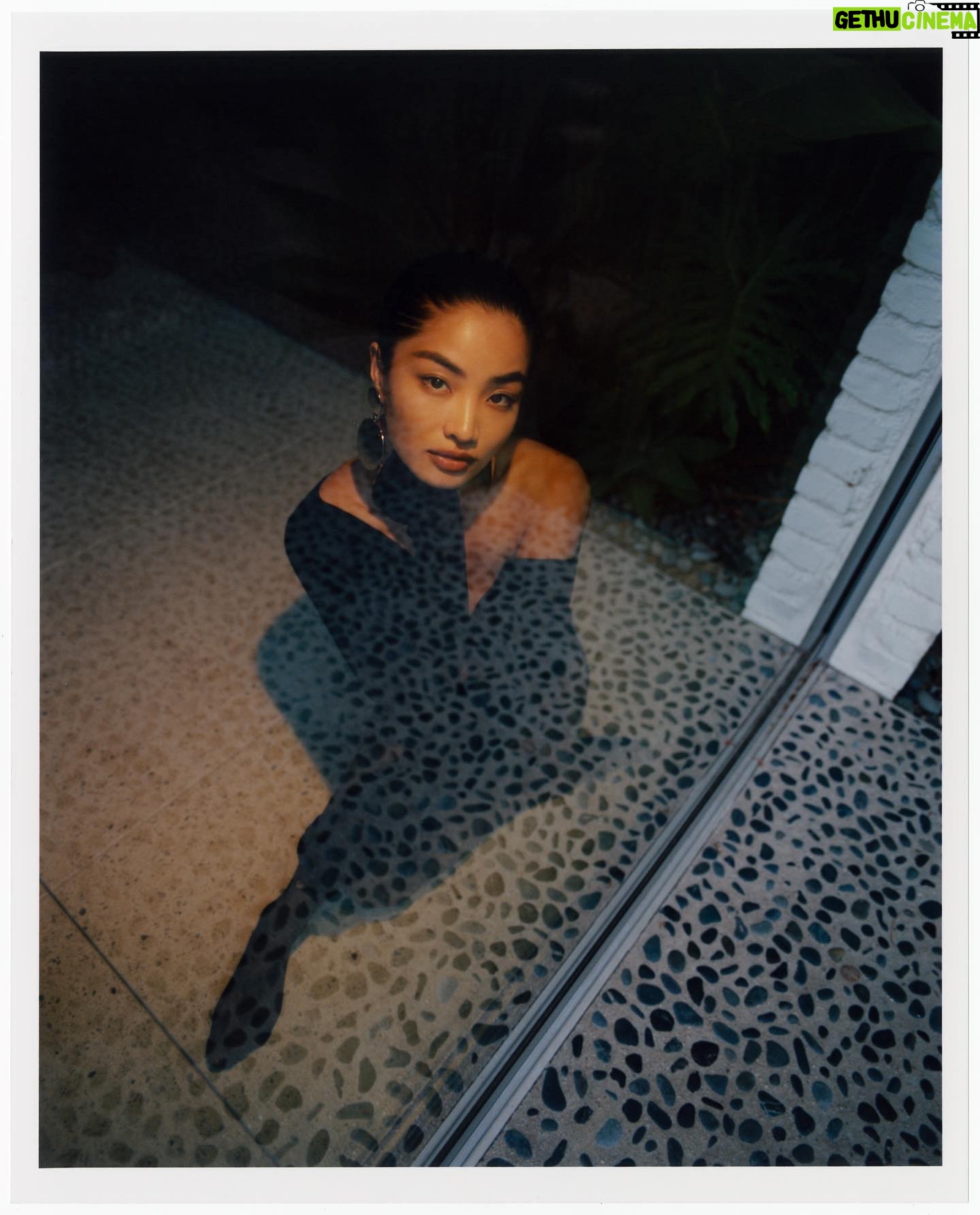 Anna Sawai Instagram - Dream team🎞 Shot by @dannnnnnmnnnnn Hair by @brycescarlett Makeup by @ninapark Interview up on @byrdie