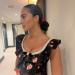 Anna Shaffer Instagram - It’s called fashion honey, look it up!!!!! Thank you so much for a beautiful evening @mulberryengland @britishfashioncouncil ✨ Thank you thank you gorgeous glam team - my forever love @rachelsingerclark on 🎨 and THE @charlottemensah on icon and bun duty ❤️ @mulberryengland 👜 @shushu__tong 👗 And thank you to @onehundredshoreditch for hosting me and to @purplepr and to the queen @kikikaur for everything always! 💥