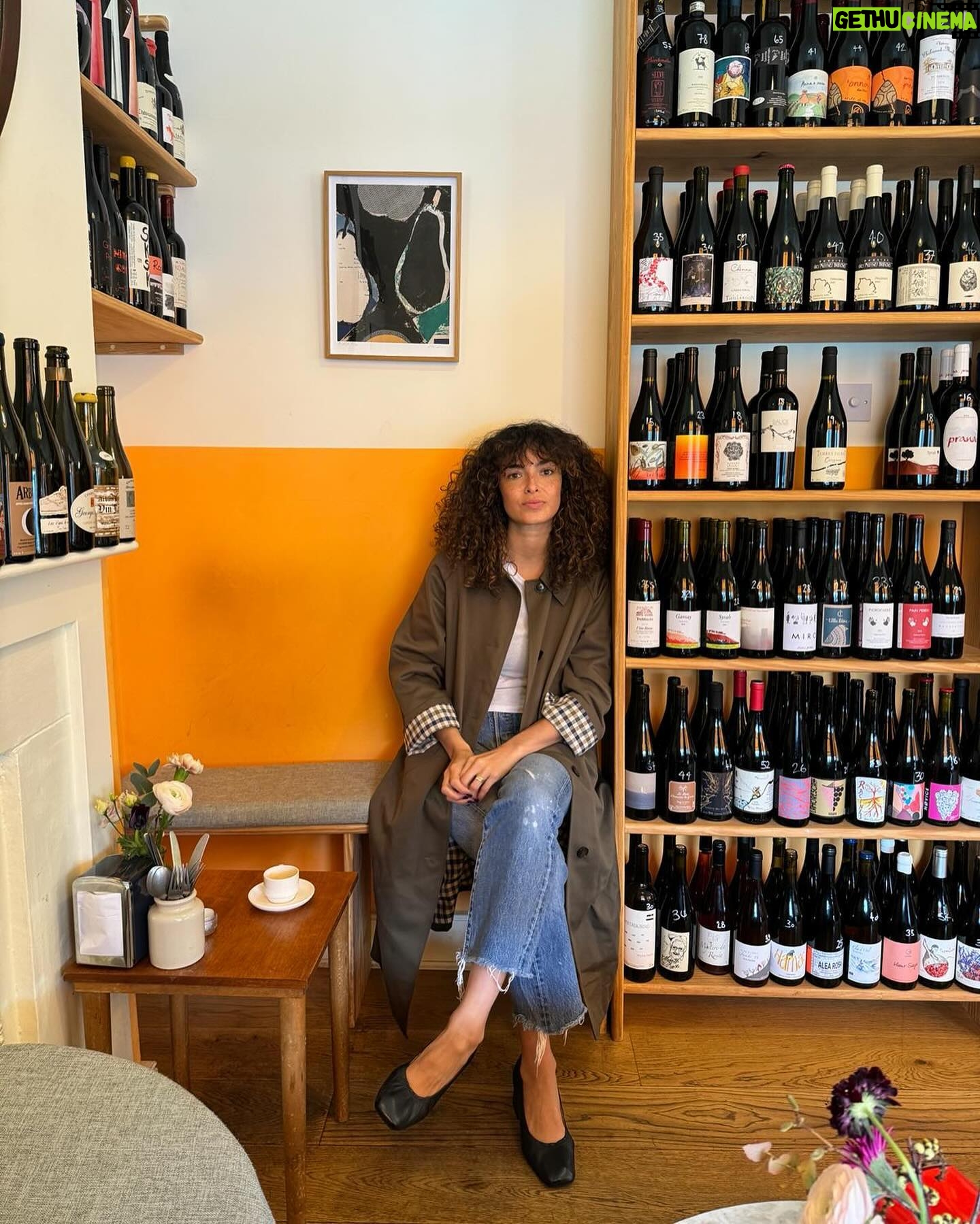 Anna Shaffer Instagram - twenny twenny 4- year of the summer coat apparently ???? 🥶 thank god @sezane has us covered 🧥 Ad