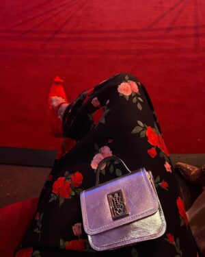 Anna Shaffer Instagram - It’s called fashion honey, look it up!!!!! 

Thank you so much for a beautiful evening @mulberryengland @britishfashioncouncil ✨

Thank you thank you gorgeous glam team - my forever love @rachelsingerclark on 🎨 and THE @charlottemensah on icon and bun duty ❤️

@mulberryengland 👜 
@shushu__tong 👗 

And thank you to @onehundredshoreditch for hosting me and to @purplepr and to the queen @kikikaur for everything always! 💥