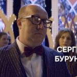 Anna Shulgina Instagram - Встречайте, VK ПОД ШУБОЙ 2! 💙 После успеха нашего первого новогоднего шоу «VK под шубой», который вышел в канун прошлых новогодних праздников, мы решили не останавливаться! 29 декабря на VK Видео вы сможете посмотреть праздничное шоу «VK под шубой 2». Вас ждёт музыкальная комедия, где встретятся неожиданные музыкальные дуэты и известные артисты. В главных ролях – Сергей Бурунов и Даниил Вахрушев. Пишите в комментариях, кого из артистов ждёте больше всего.😍