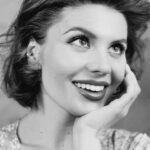 Anna Shulgina Instagram - Самое сложное дело в жизни Человека - сохранить гуманность, веру и достоинство. Или моё мнение ошибочно?