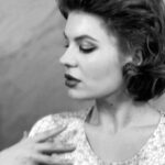 Anna Shulgina Instagram - Самое сложное дело в жизни Человека - сохранить гуманность, веру и достоинство. Или моё мнение ошибочно?