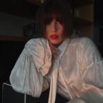 Anna Shulgina Instagram - Делаю вид, что не вижу комментариев «когда новая песня?»…🫥 Хорошо получается.