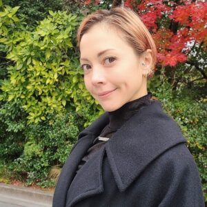 Anna Tsuchiya Instagram - 🎍お正月はぐっさん家SP🎍明日OAです😘
伊勢神宮に鳥羽水族館、海鮮料理と堪能しまくりの旅をお届け❤️‍🔥是非観てね❤️‍🔥

みんなよいお年を❤️‍🔥❤️‍🔥

👗　@prankproject_official 

#土屋アンナ