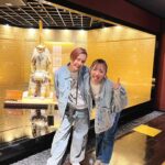 Anna Tsuchiya Instagram - アンナとみかんの金沢・加賀 ゴールデンなかよし旅📺 @tvaichi グルメあり、遊びあり、伝統ありのちょー楽しい旅だったよ😘ぜひご覧あれ❤️‍🔥 @mikan02241984 放送スケジュール↓ https://tv-aichi.co.jp/ishikawa2023/ コーデ🧥 (1日目) denim jk @deusresidence @jack_joat long T-shirts @selenahelios_official (2日目) jacket&denim @prankproject_official top @provoke_design_boutique #土屋アンナ #ものまねみかん #金沢