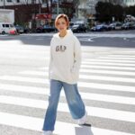 Anna Tsuchiya Instagram - SPRING ESSENTIALS 日本限定"SAKURAコレクション"のフーディーにデニムを合わせた春コーデ 土屋アンナ(モデル・女優・歌手）@annatsuchiya0311 土屋澄海(モデル）@_sky_tuchiya ＜着用アイテム＞ 856280006/Men's SAKURAロゴフーディー(M) 871308006/Women's ストライドデニム(28) 857896046/Men's クラシックロゴTシャツ(L) 856280006/Men's SAKURAロゴフーディー(L) 455517006/Men's 90s Looseデニム(30x30) 857903026/Men's GAP 1969 Tシャツ(L) #sakura #ootd #Gap #春コーデ
