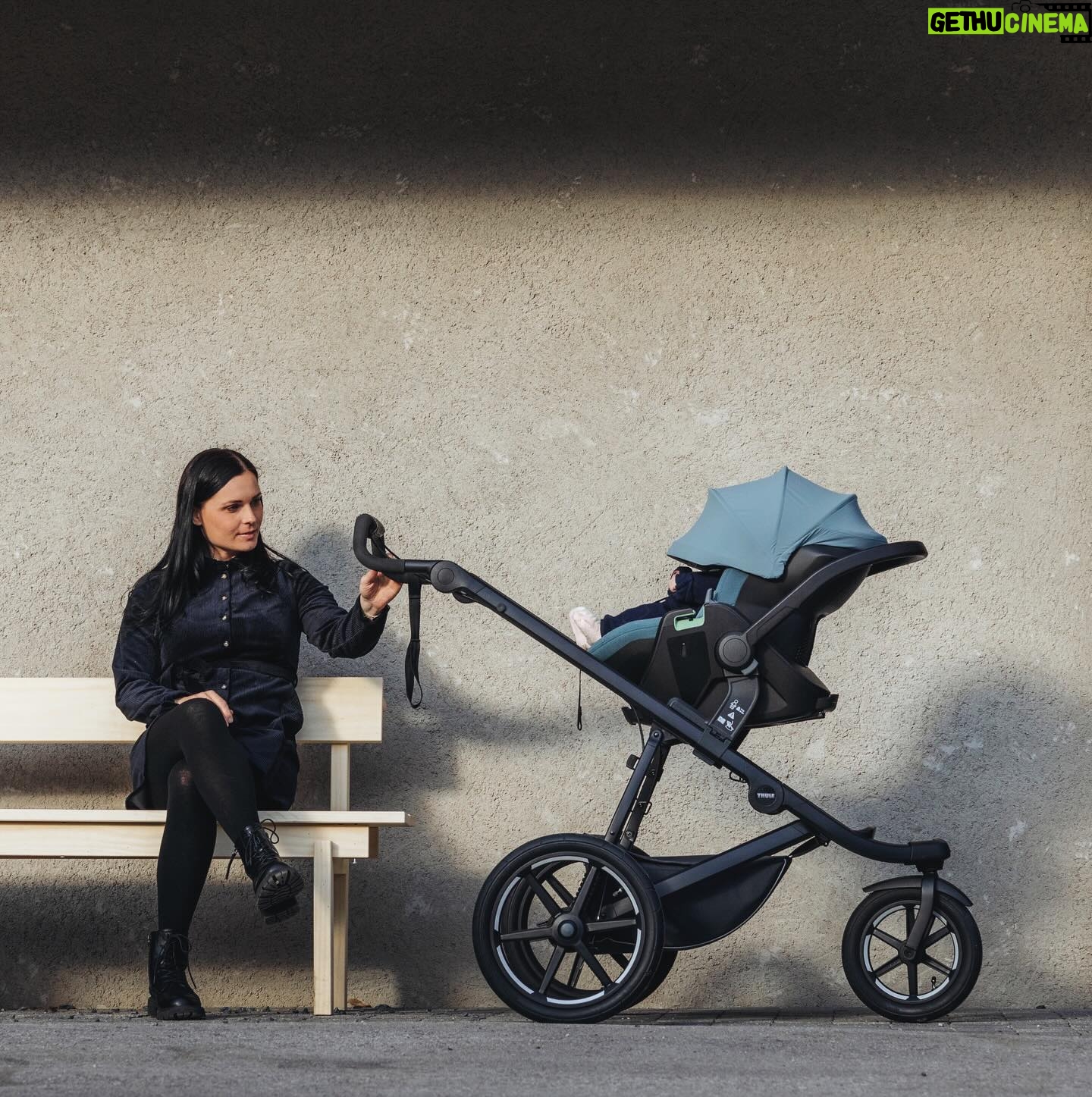 Anna Veith Instagram - Where the adventure of life begins ✨ #bringyourkids #thulecarseats #thulemaple #adventure #letsgo #familytime #traveltheworld #momlife #advertising
